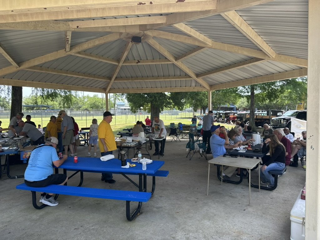 Lunch under the shelter